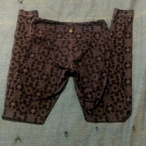 Lululemon patterned leggings size 6